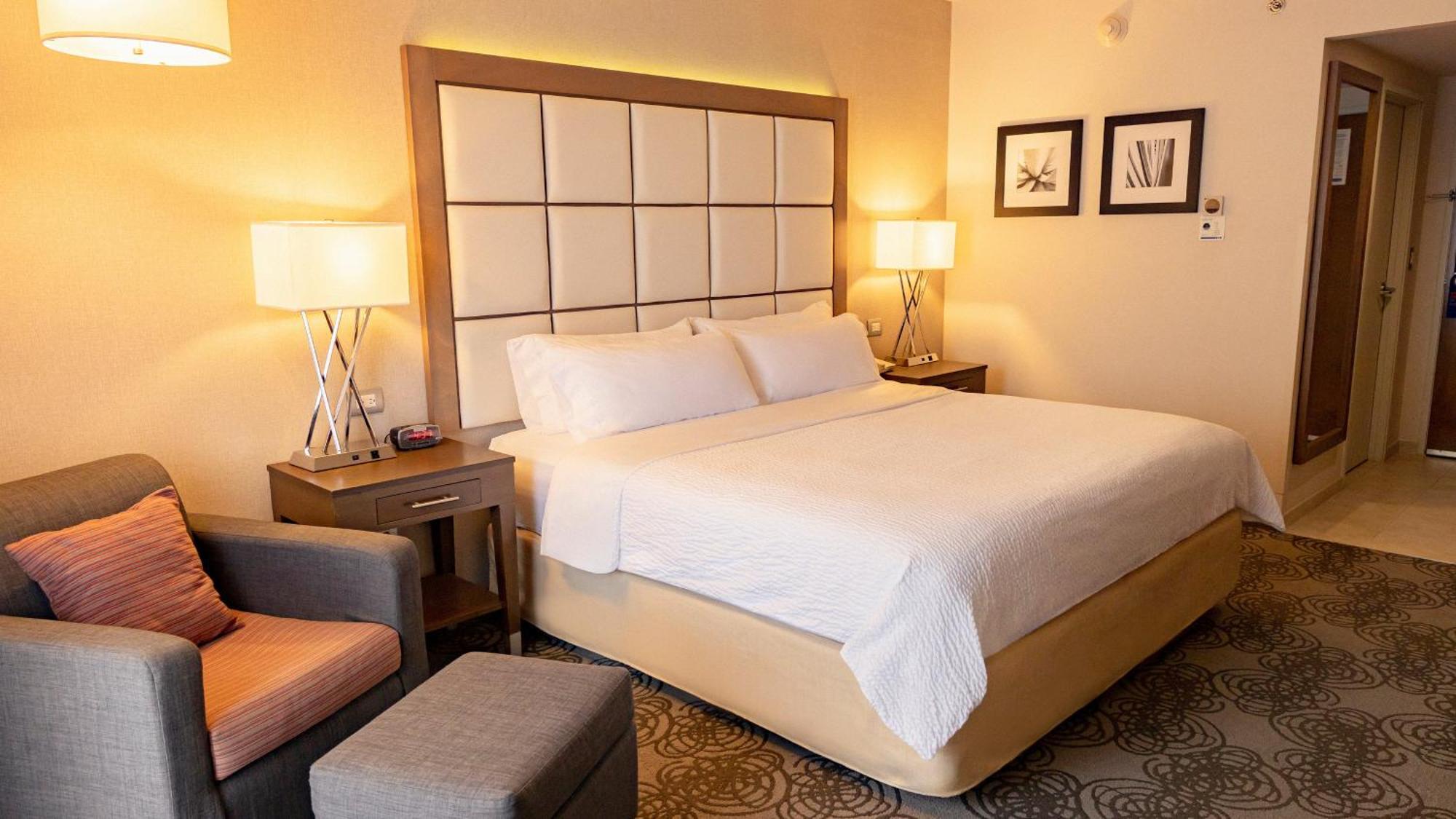 Holiday Inn Express & Suites Chihuahua Juventud By Ihg Exterior foto