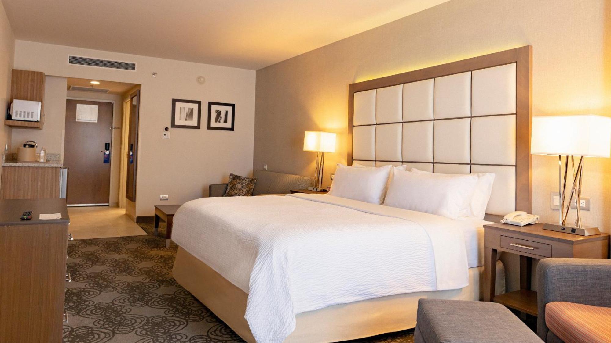 Holiday Inn Express & Suites Chihuahua Juventud By Ihg Exterior foto